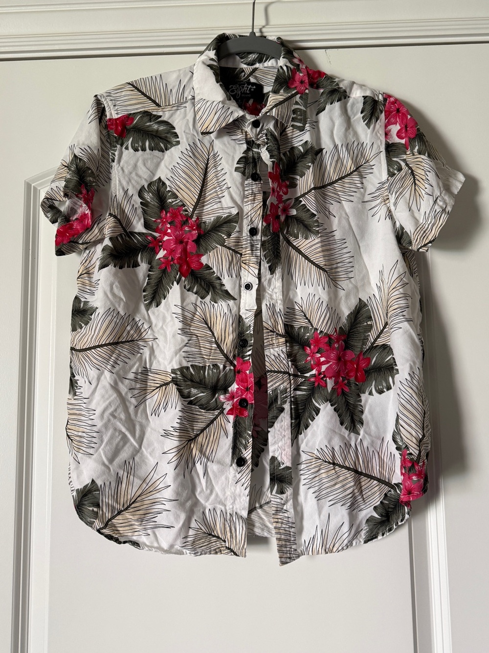 Eighty Eight Men’s S White Short-Sleeve Button-Down Shirt with Red Floral Print